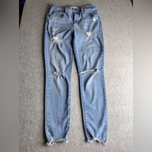 Levi’s Blue Skinny Jeans with Distressed Details high rise 30/26 - Picture 1 of 6